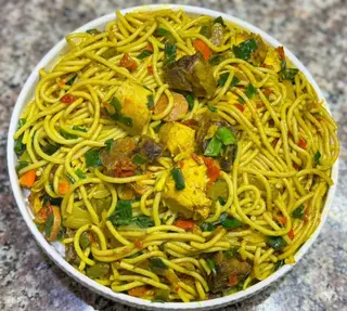 Fried Spaghetti  and 2 Chicken Wings