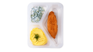 Kotlet de volaille z puree i mizerią 400g