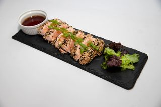 Salmon tataki