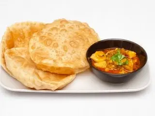 Aalu Sabji Puri (Vegan)
