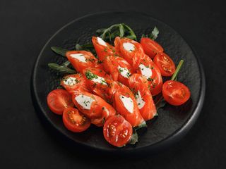 РУЛЕТИКИ З ЛОСОСЕМ ТА КРЕМ СИРОМ (230g)