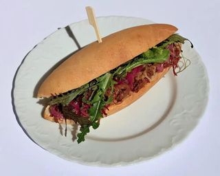 BAGIETA Z TOFU
