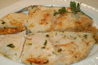 Pez espada con guarnición