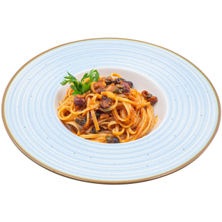 Linguine, roșii, capere, măsline, anchoa