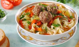 ლაღმან ცომიანი ქათმით