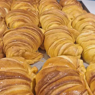 Box 12 Croissants