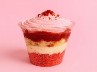 Трайфл Полунично-ванільний (220g)