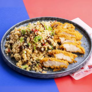 N16. Tenders coreanos con arroz frito