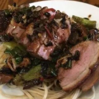 84-Pato Con Judías Negras