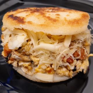 Arepa Perico... que ni canta ni hace volar.