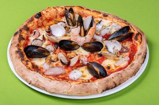 Pizza cu fructe de mare Ø 32cm