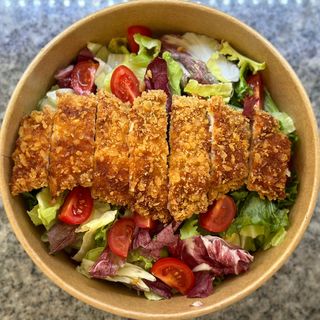 Salată snițel