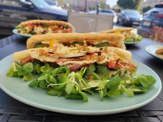 Bagietka podopieczna chrupiący bekon