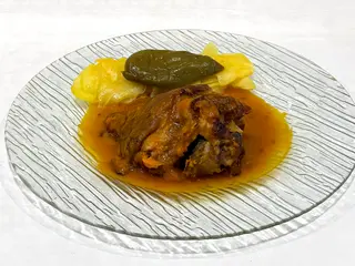 Codillo Al Horno + Guarnición