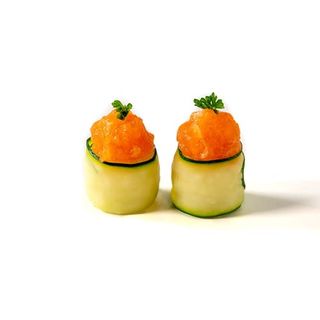 90.- Gunkan Salmón Calabacín (2 Pzs.)