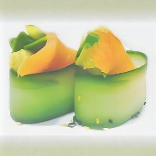 Капа Гункан Пушена сьомга, филаделфия и авокадо (60г)