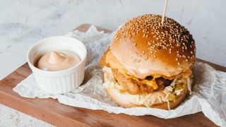 Pohovani pileći burger