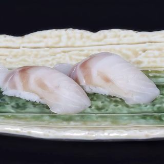 Nigiri de Lubina Suzuki