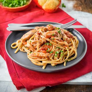 PASTA RED WITH CHICKEN