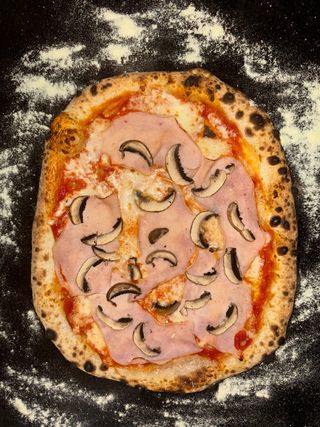Pizza Prosciutto e funghi