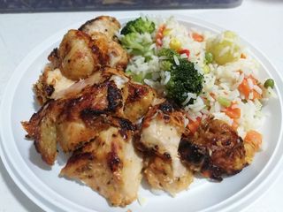 Piept de pui rotisat cu orez si legume