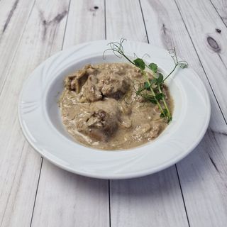  Печень куриная в сметанном соусе П 100/100г