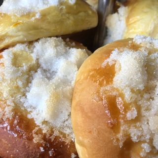 Bollos De Leche Cubiertos Con Azúcar