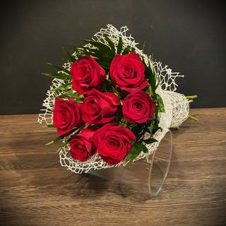 Buchet 7 trandafiri rosii