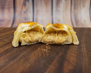 Empanada De Queso Y Cebolla (1 Ud.)