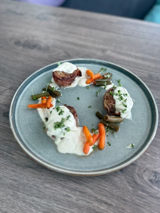 Свинна вирізка в беконі