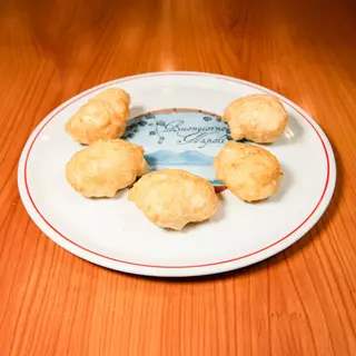 5 Zeppole