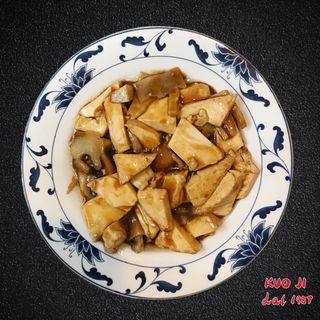 83  -Tofu con funghi e bambù