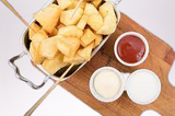 Ración De Patatas 3 Salsas