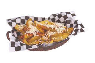 Порция пържени картофки със сирене