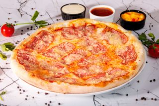 Pizza milaneză mare