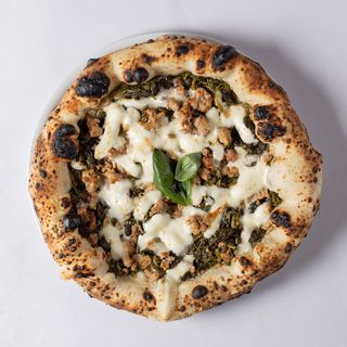 Pizza salsiccia e friarielli