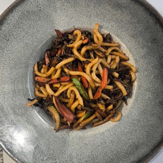 Удон с телешко дърпано