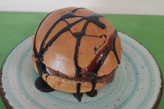 PANINO GOLOSO CALDO CON NUTELLA E KINDER BUENO 