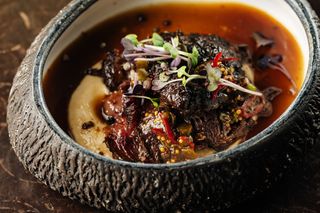 Яловича томлена щока з пастернаком(260г)