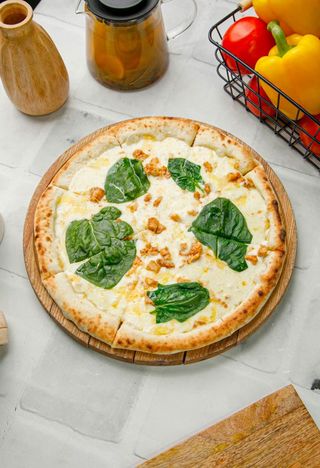 Пицца с курицей и шпинатом (640г)