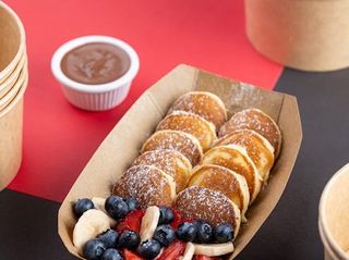 მინი ფანქეიქი ხილთან ერთად