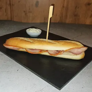 Baguette De Magreta, Cebolla Y Ali-Oli