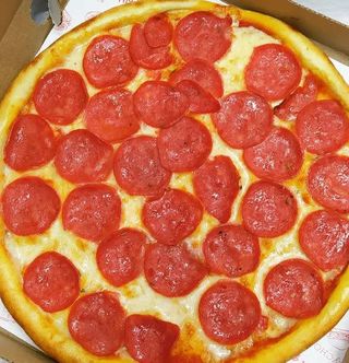 Пицца "Салями"