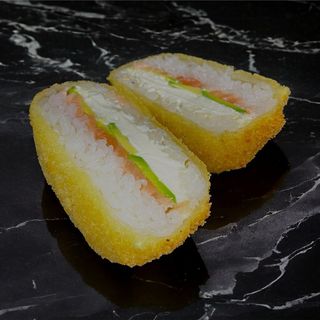 Spring  burger  z  łososiem