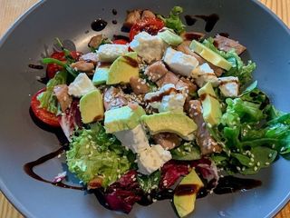 С-т з авокадо та тунцем (0,300kg)