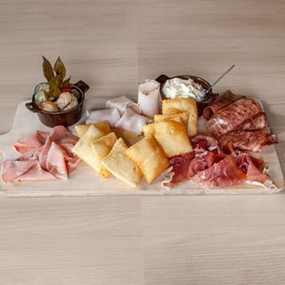 Crescentine con Affettati Misti