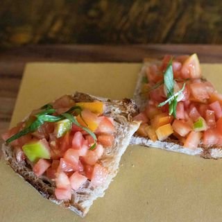 Pomodoro, aglio e basilico