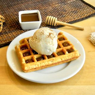 Gofre de Pistacho con helado