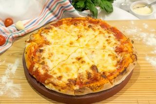 Pizza cuatro quesos 20