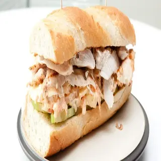 Bocadillo with chicken and cheese